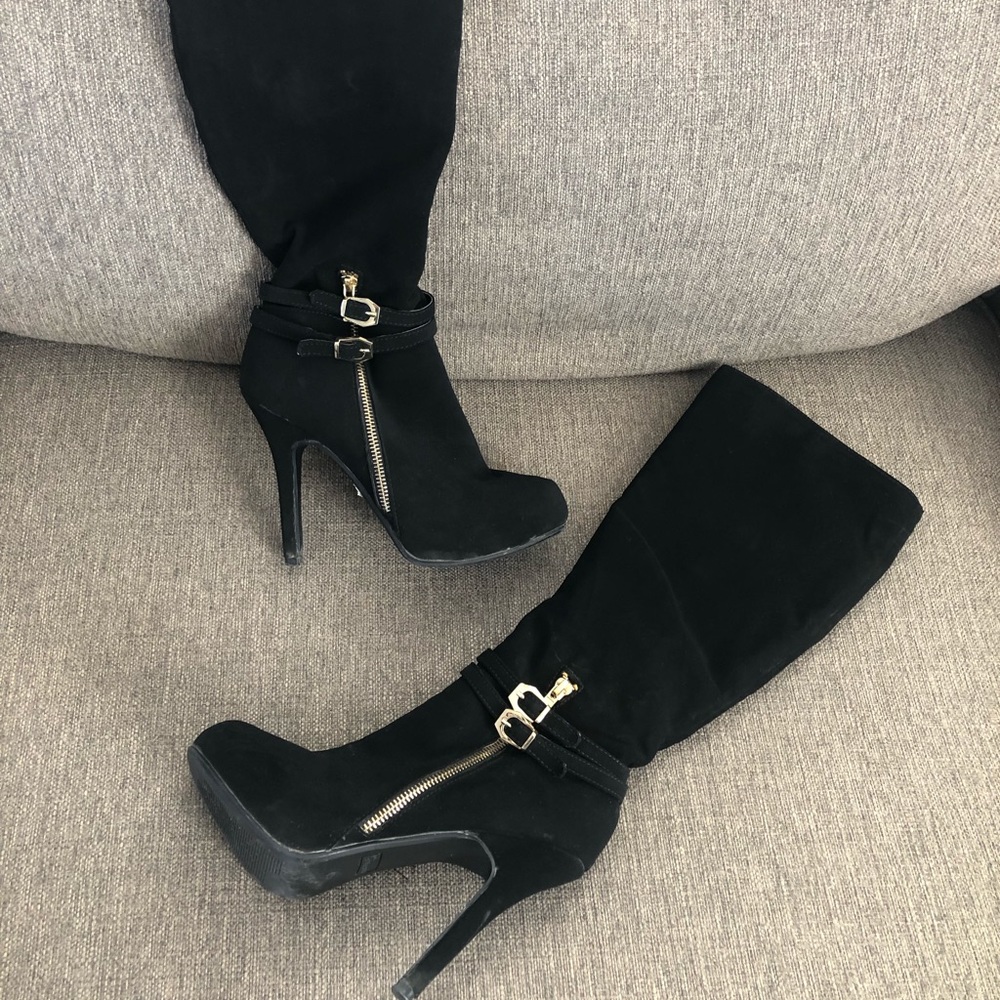 🛑sold🛑 Black suede boots